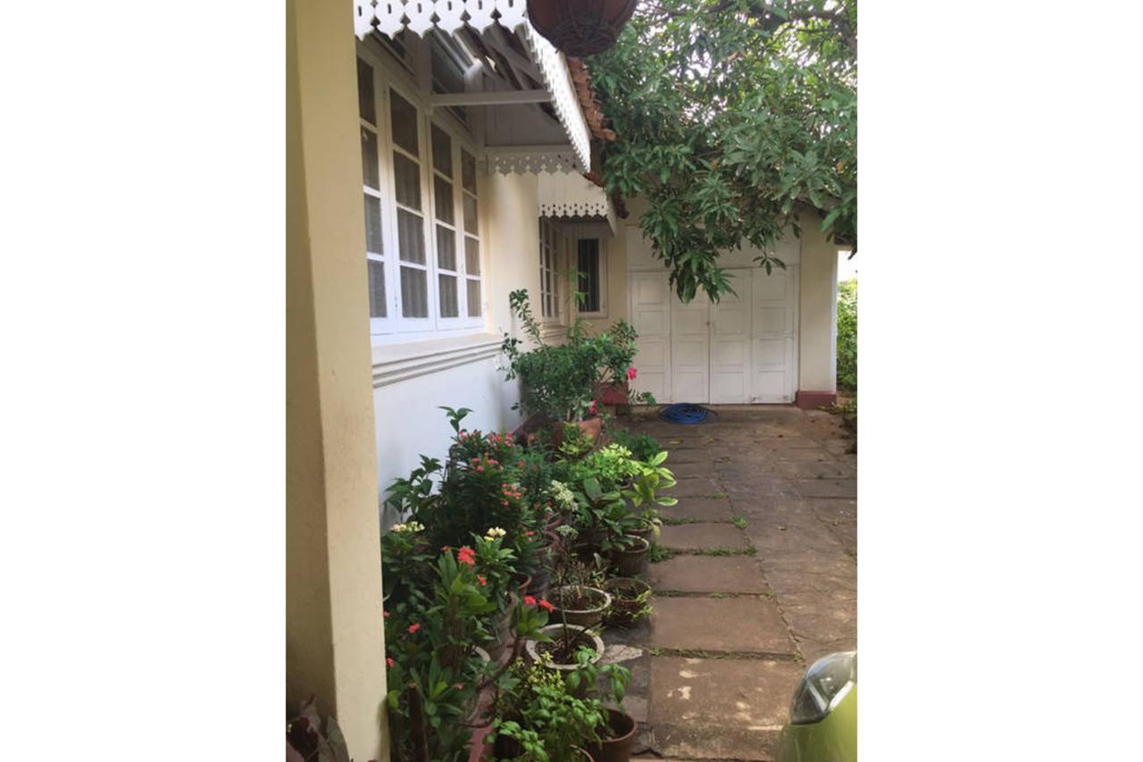 Charming Homestay By The Beach Dehiwala-Mount Lavinia Екстериор снимка