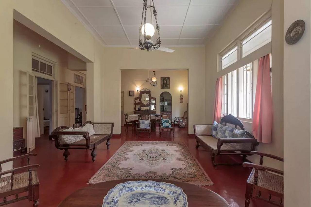 Charming Homestay By The Beach Dehiwala-Mount Lavinia Екстериор снимка