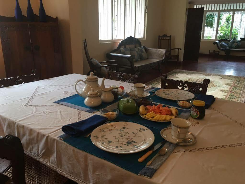 Charming Homestay By The Beach Dehiwala-Mount Lavinia Екстериор снимка